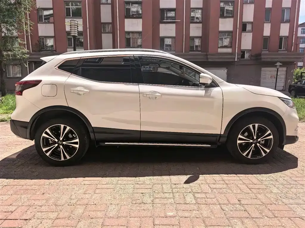Nissan Qashqai — фото 10
