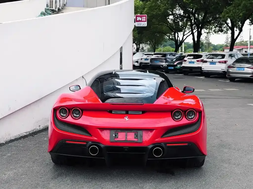 Ferrari F8 — фото 7