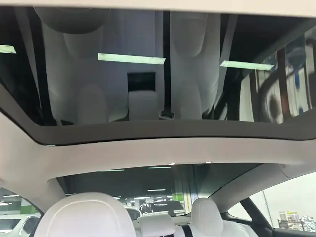 Tesla Model 3 — фото 5