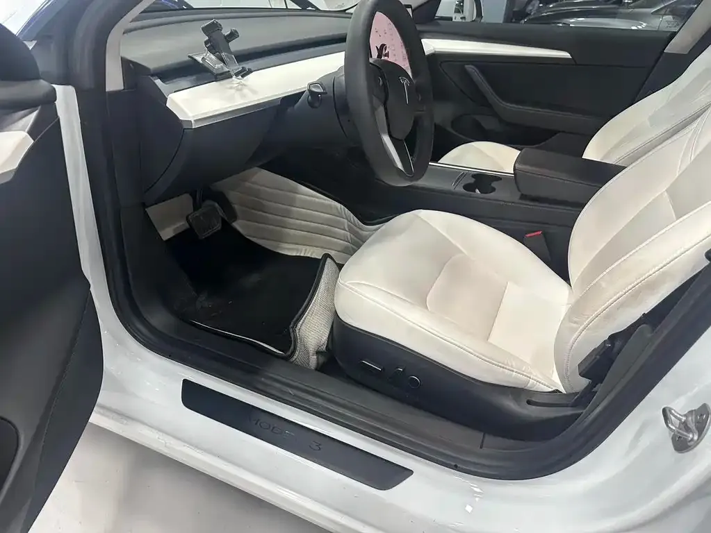 Tesla Model 3 — фото 8