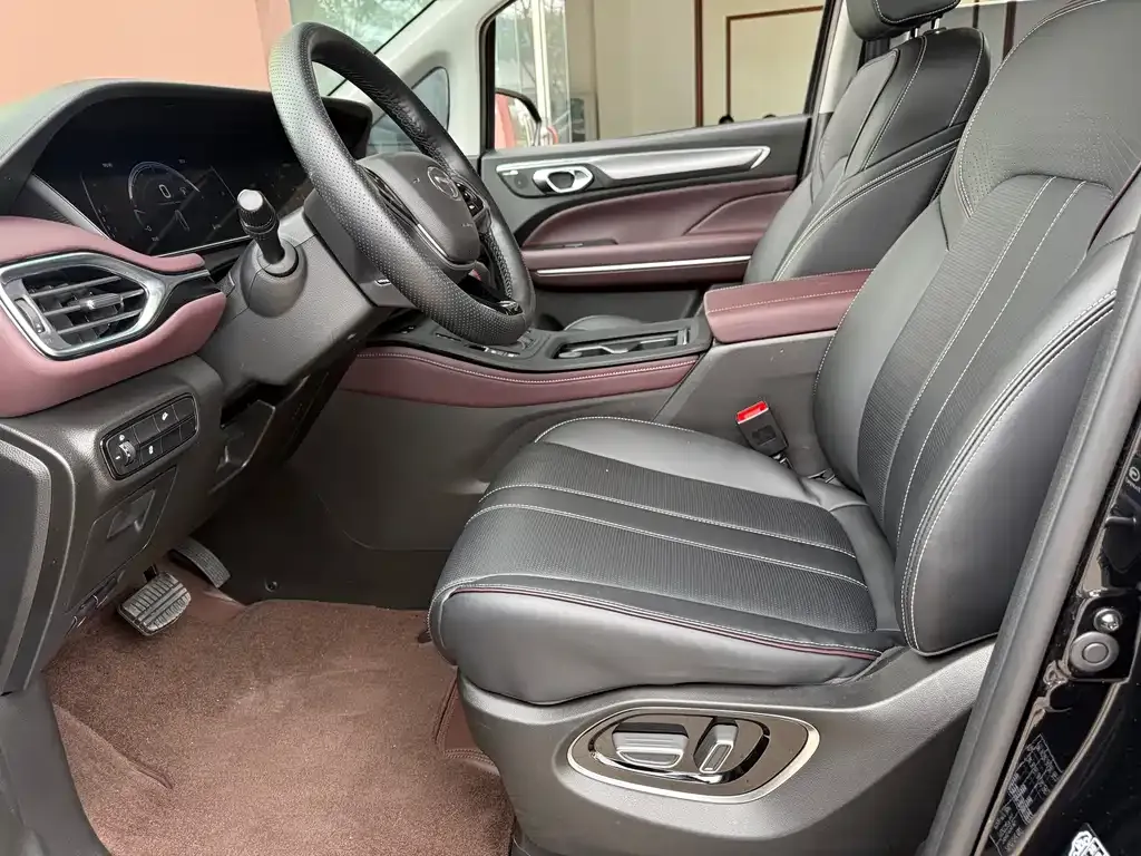 GAC Motor Trumpchi M6 — фото 4