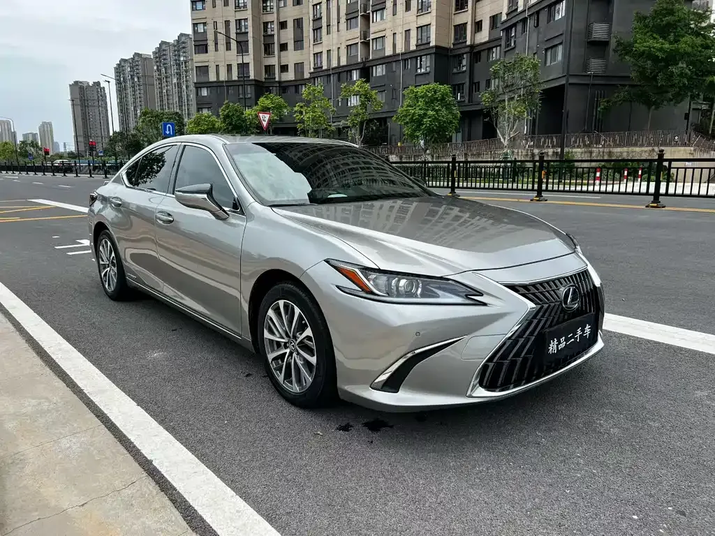Lexus ES — фото 9