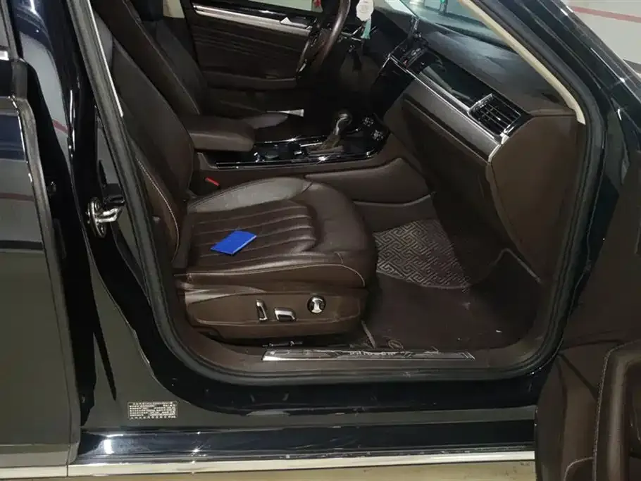 Volkswagen Phideon 2023 из CN, фото 2