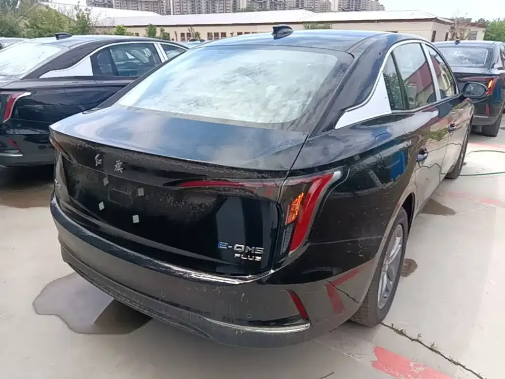 Hongqi E-QM5 — фото 8