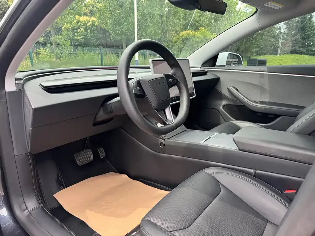 Tesla Model 3 — фото 8