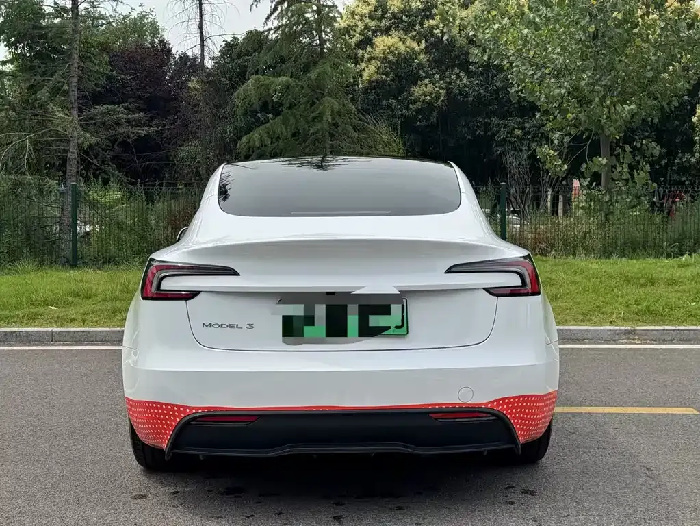 Tesla Model 3 — фото 5