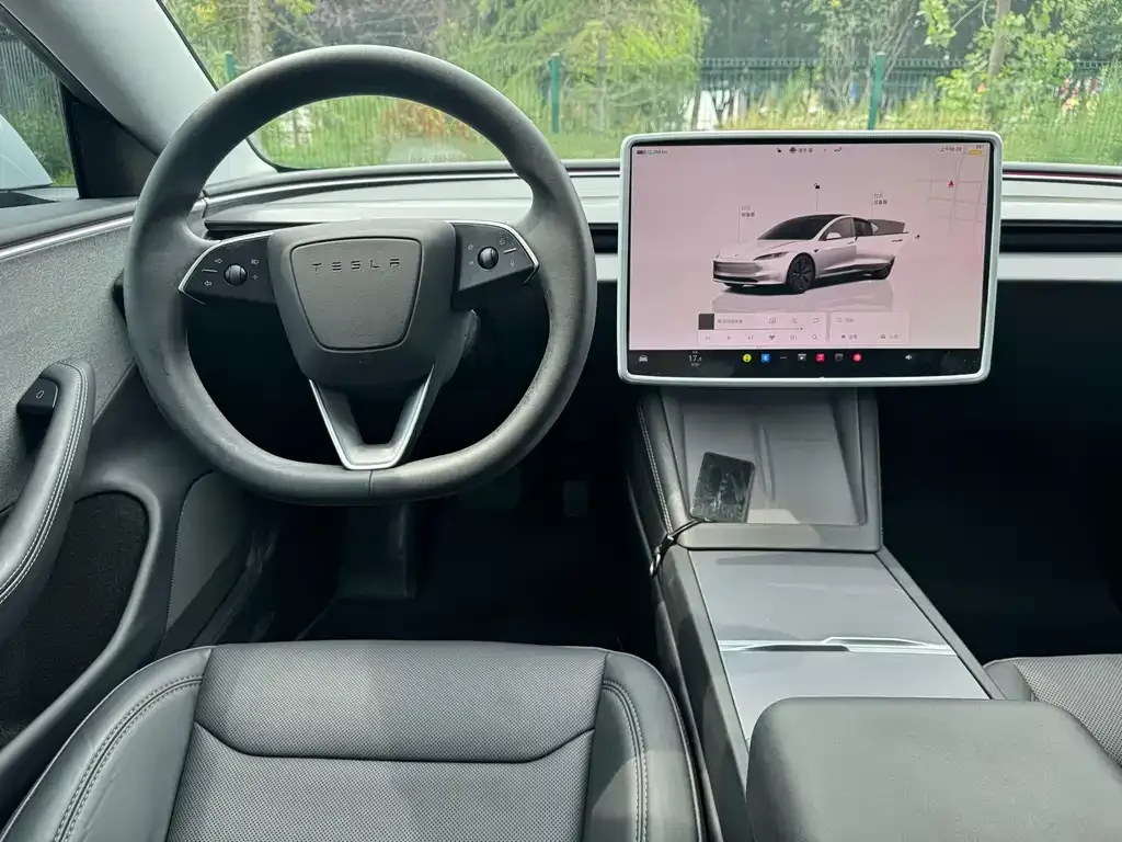 Tesla Model 3 — фото 7