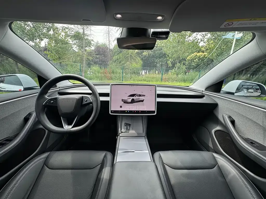 Tesla Model 3 — фото 10