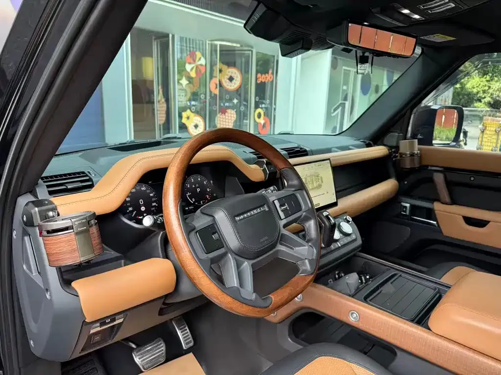 Land Rover Defender — фото 10