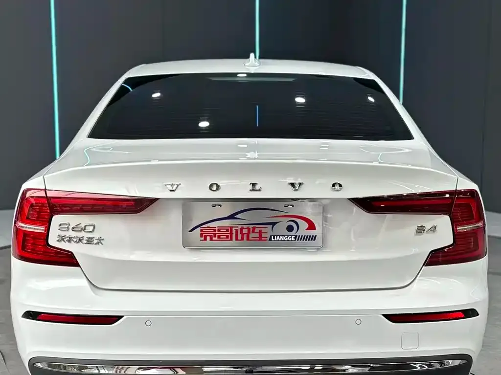 Volvo S60 2023 из CN, фото 9