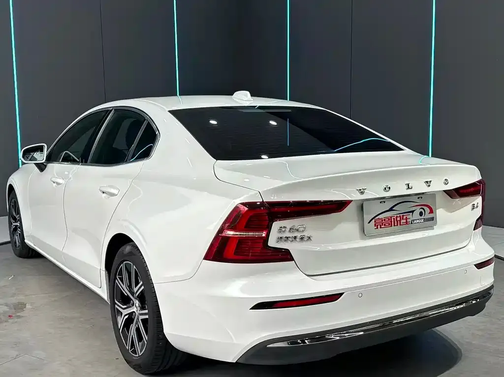 Volvo S60 2023 из CN, фото 10