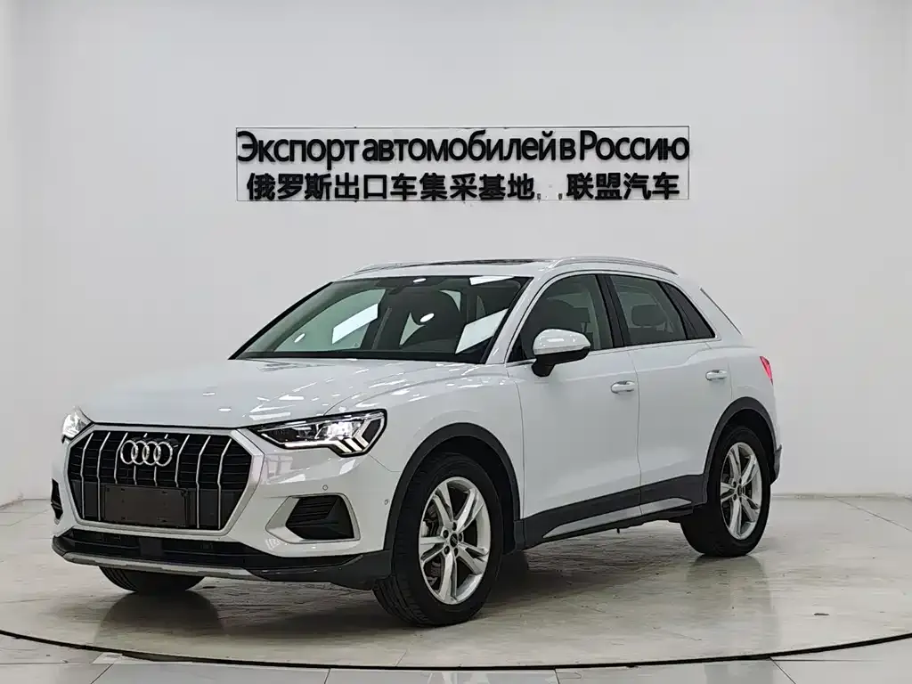 Audi Q3 — фото 1