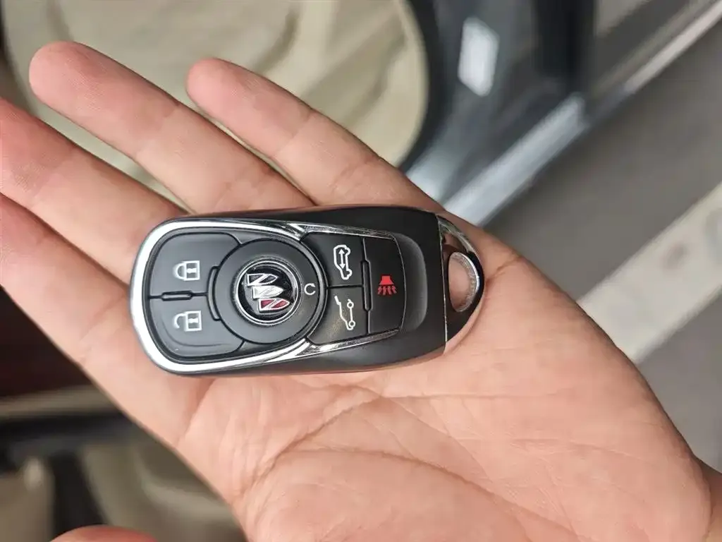 Buick GL8 2022 из CN, фото 3