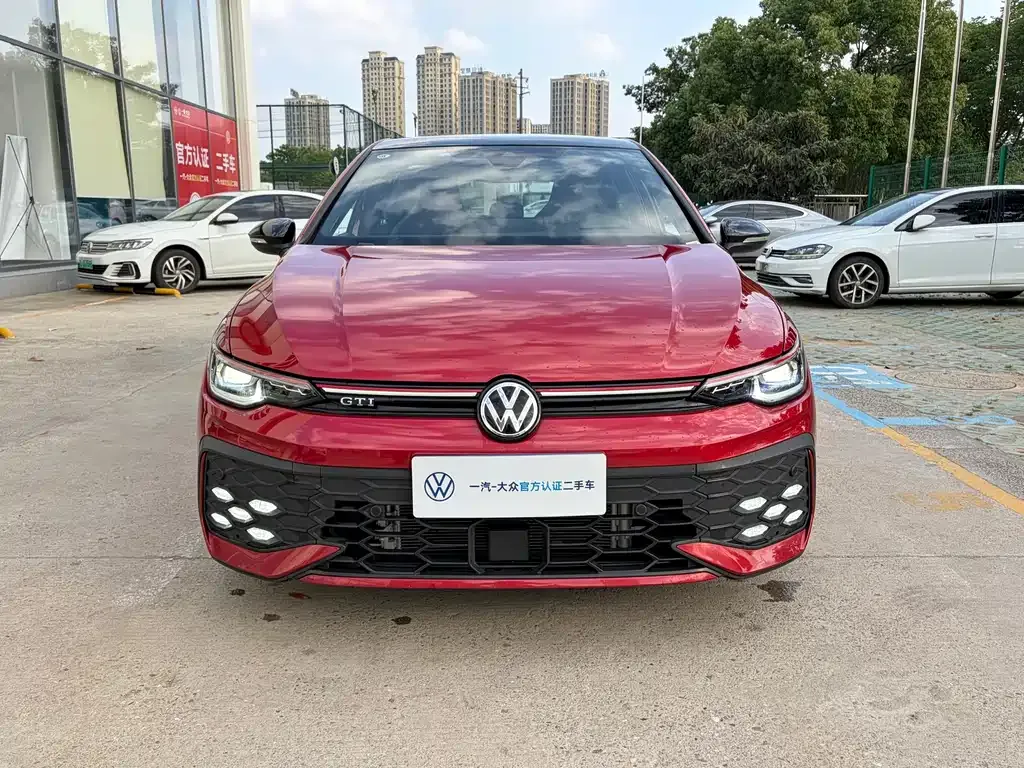 Volkswagen Golf GTI — фото 10