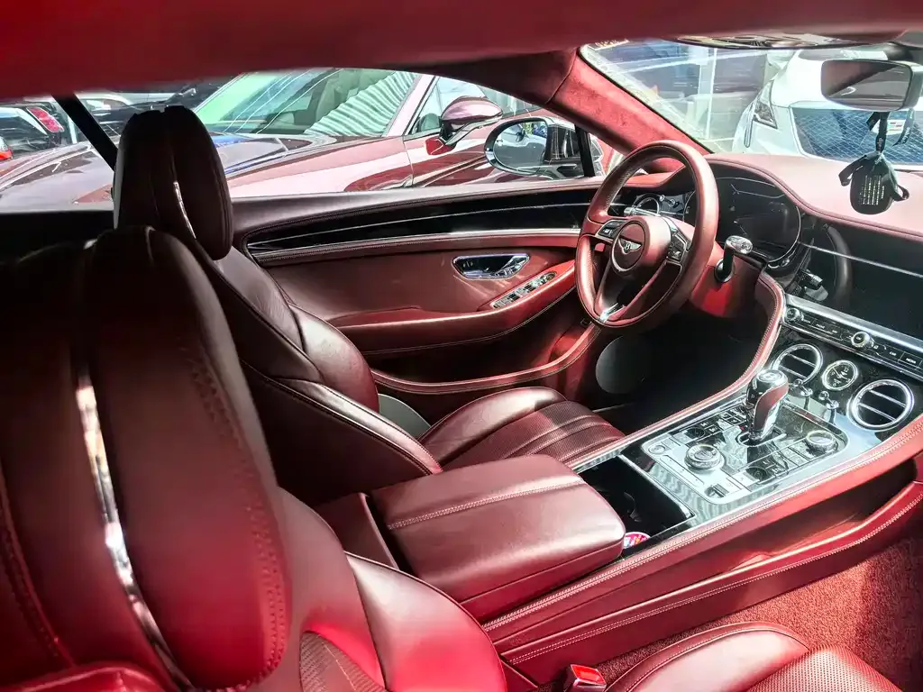 Bentley Continental 2021 из CN, фото 3
