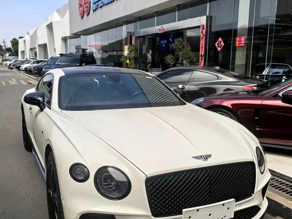 Bentley Continental 2021 из CN, фото 7