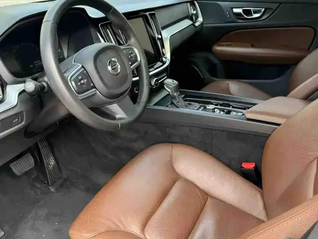 Volvo S60 2023 из CN, фото 2