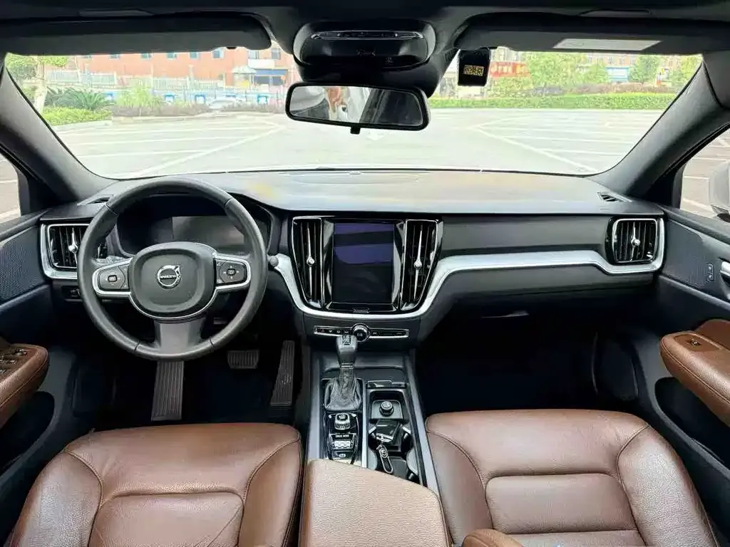 Volvo S60 2023 из CN, фото 6