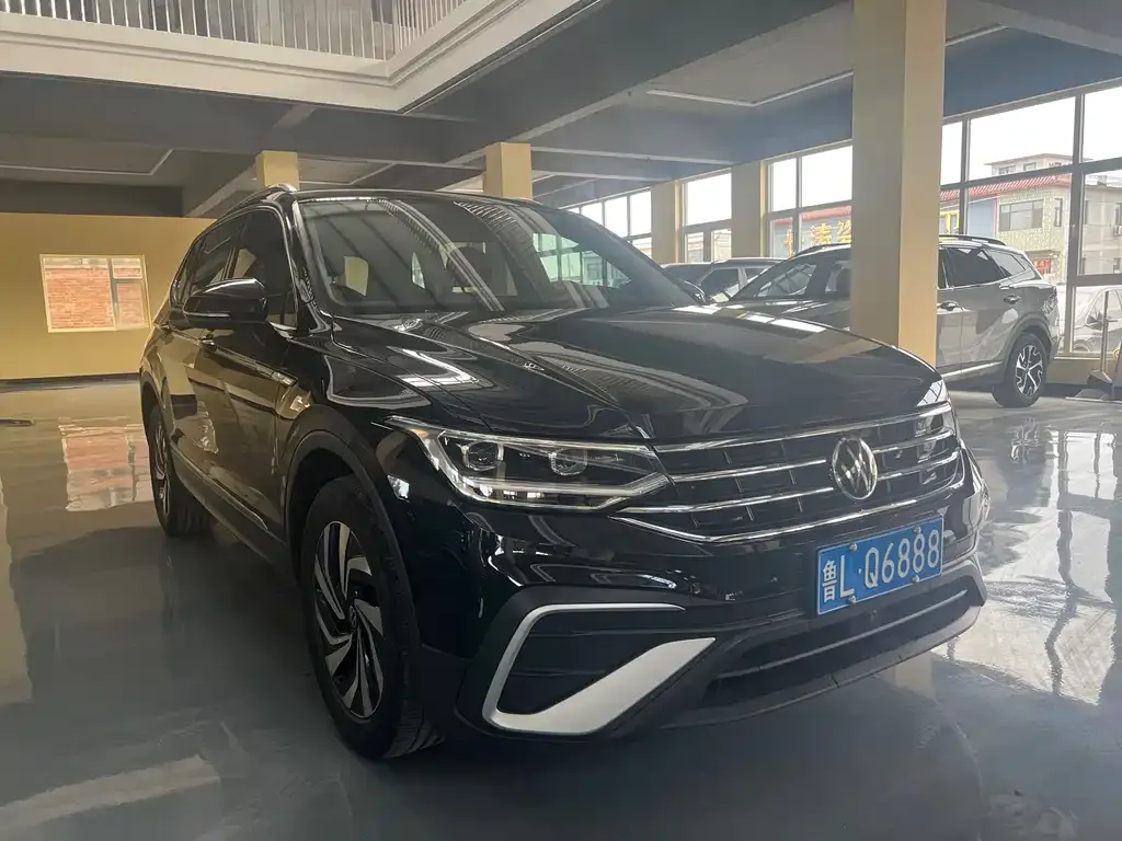 Volkswagen Tiguan L 2022 из CN, фото 2