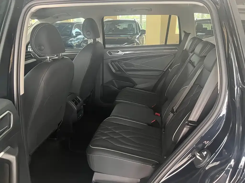 Volkswagen Tiguan L 2022 из CN, фото 4