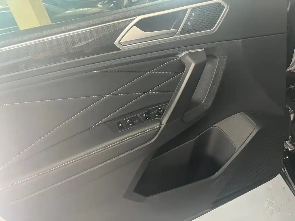 Volkswagen Tiguan L 2022 из CN, фото 5