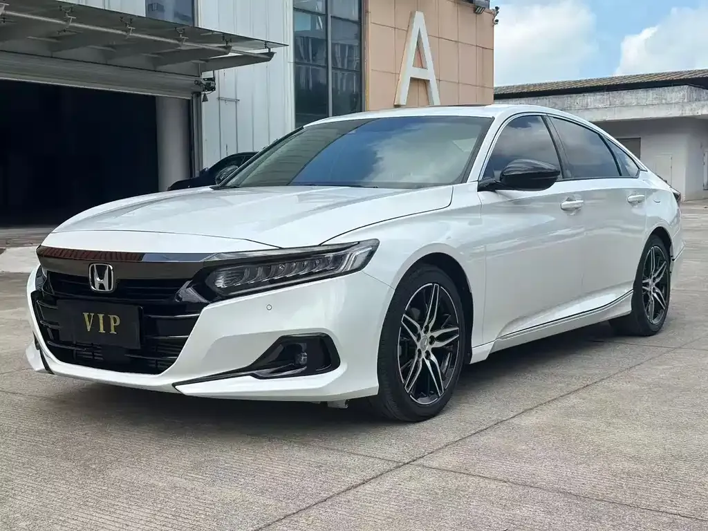 Honda Accord — фото 1