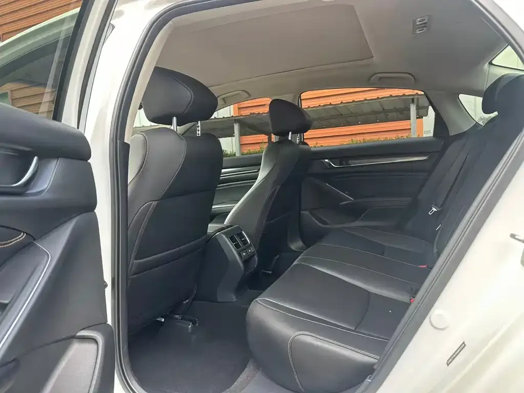 Honda Accord — фото 5