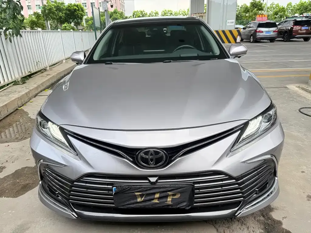 Toyota Camry — фото 8
