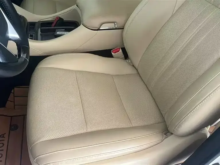 Toyota Alphard — фото 5