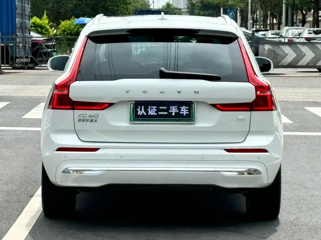 Volvo XC60 PHEV 2022 из CN, фото 6