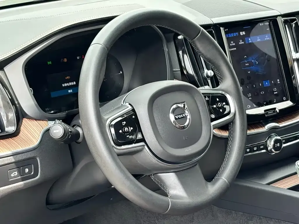 Volvo XC60 PHEV 2022 из CN, фото 3