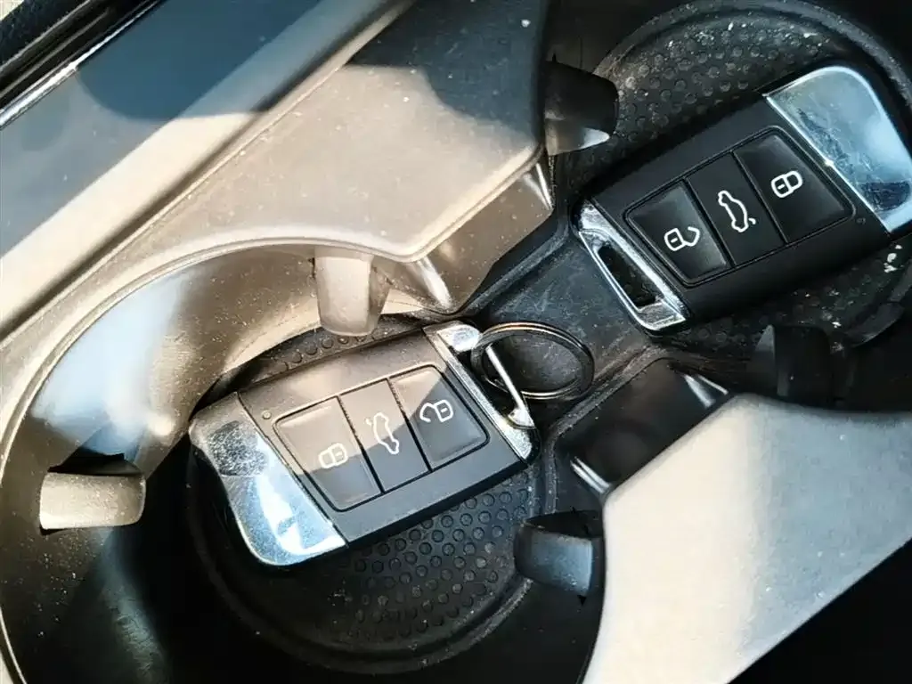 Volkswagen Passat 2024 из CN, фото 2