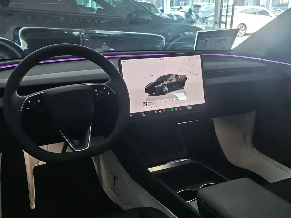 Tesla Model 3 — фото 3
