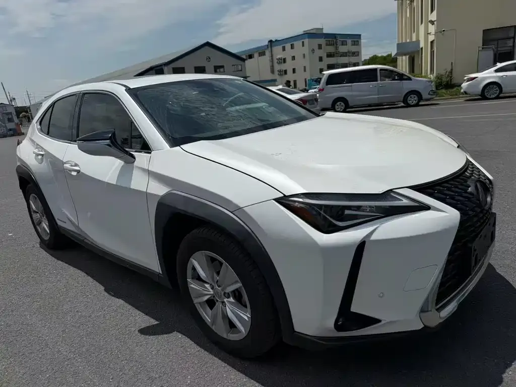 Lexus UX — фото 3