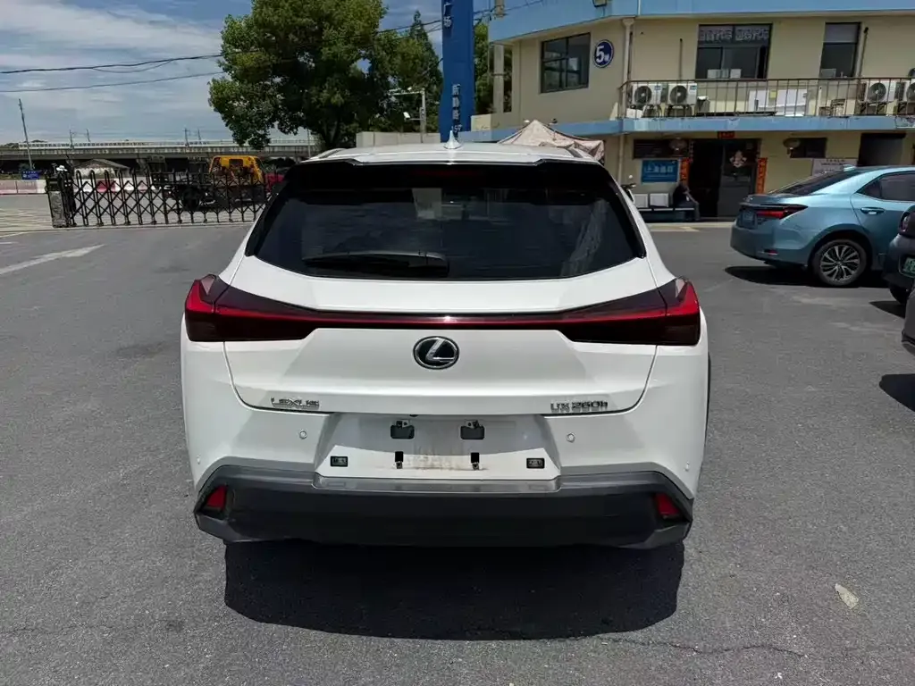 Lexus UX — фото 4