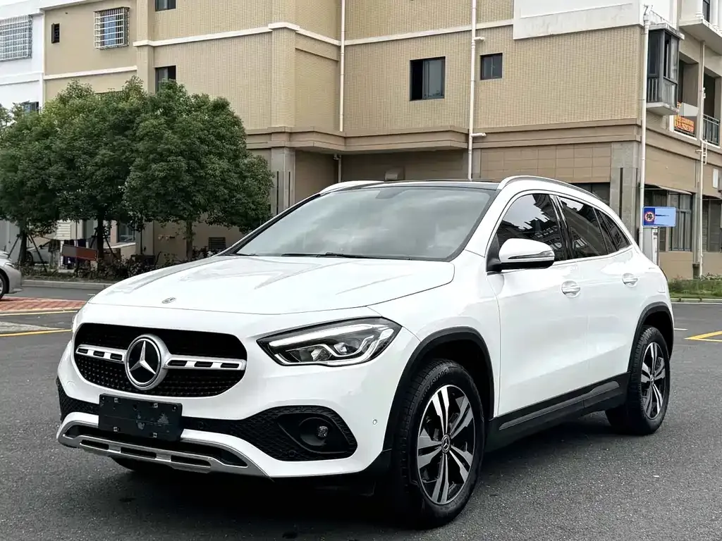 Mercedes-Benz GLA — фото 1