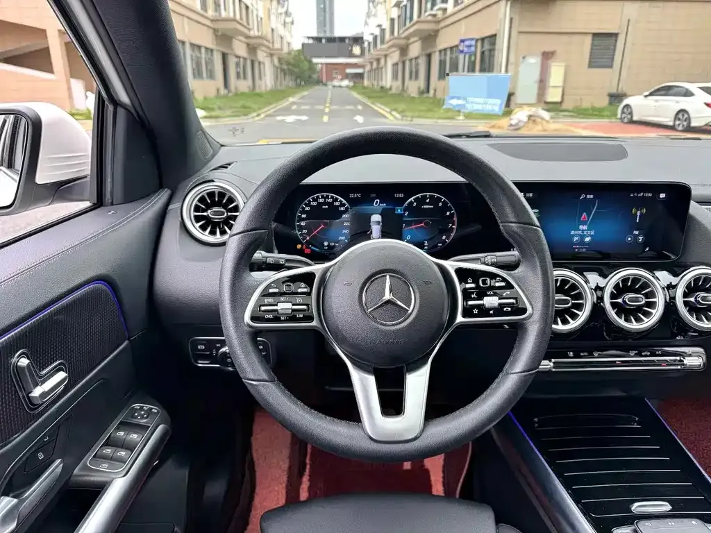 Mercedes-Benz GLA — фото 6