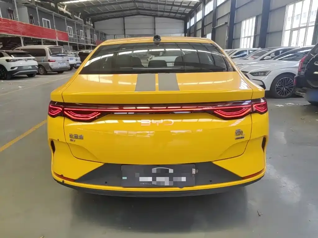 BYD Qin L — фото 7