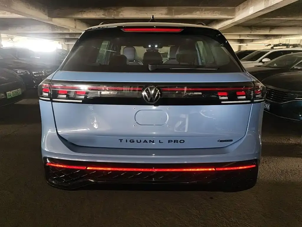 Volkswagen Tiguan L — фото 9