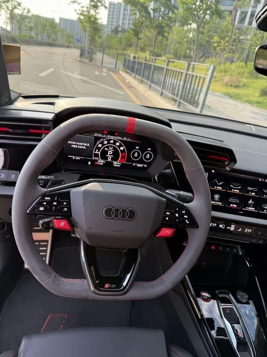 Audi RS3 2026 из KR, фото 2