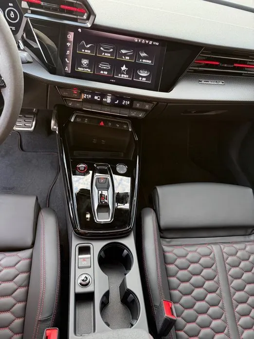Audi RS3 2026 из KR, фото 3