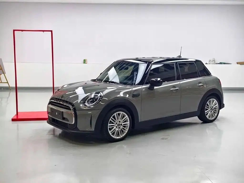 MINI Cooper (3-door) — фото 1
