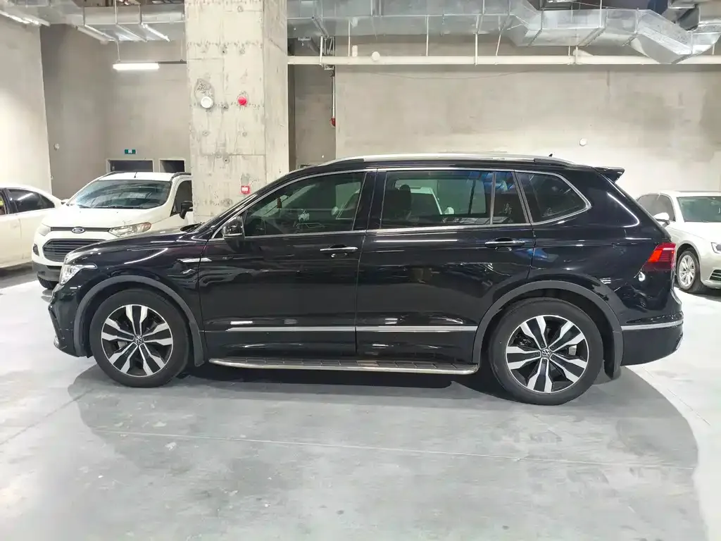 Volkswagen Tiguan L — фото 9