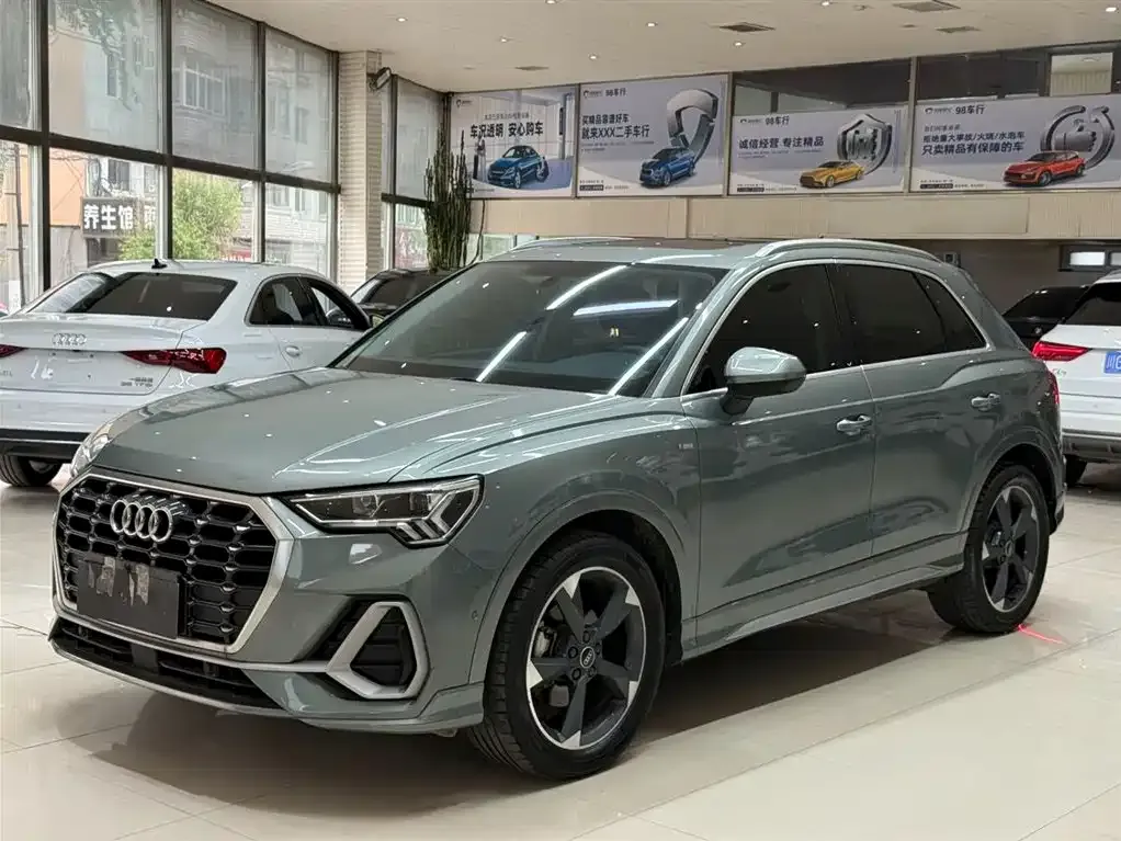 Audi Q3 — фото 1