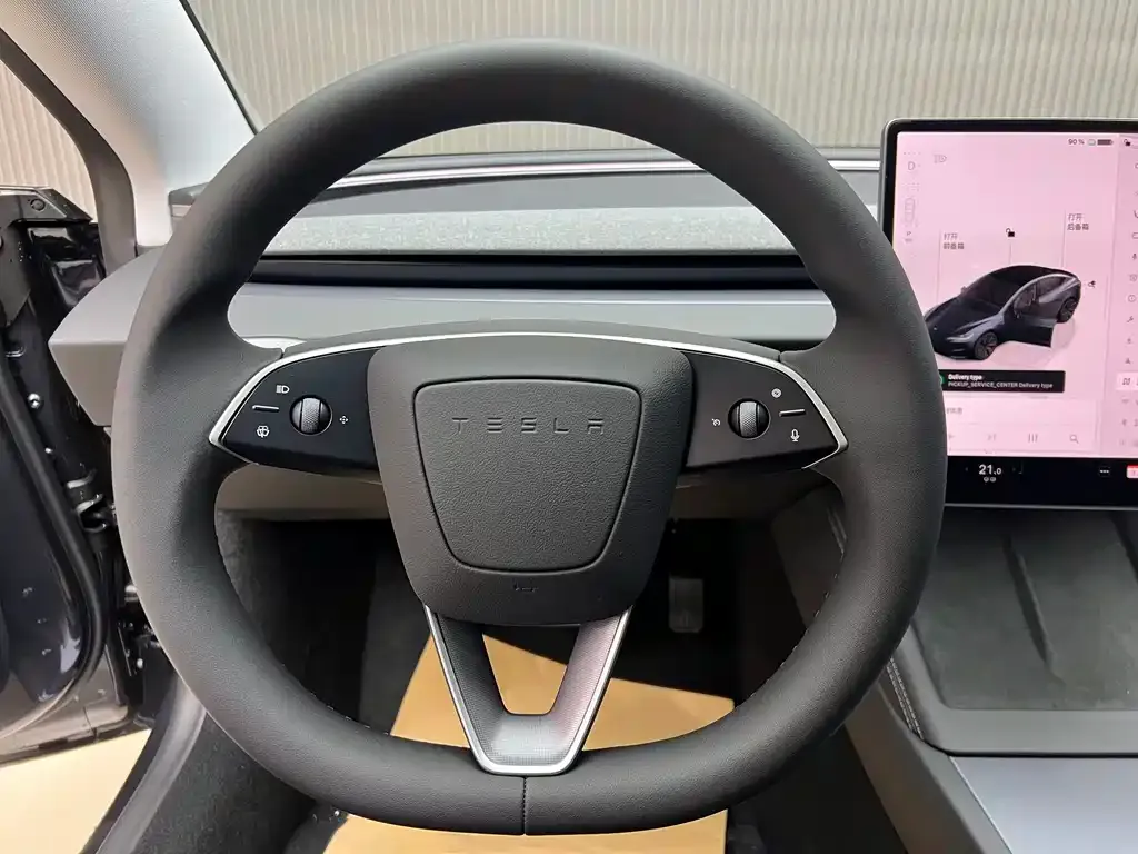 Tesla Model 3 — фото 4