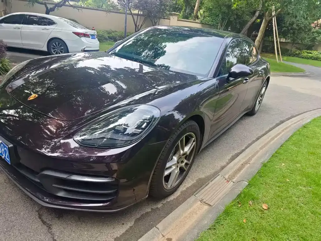 Porsche Panamera — фото 1