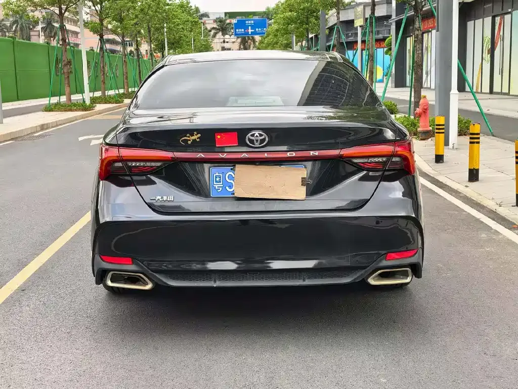 Toyota Avalon — фото 2