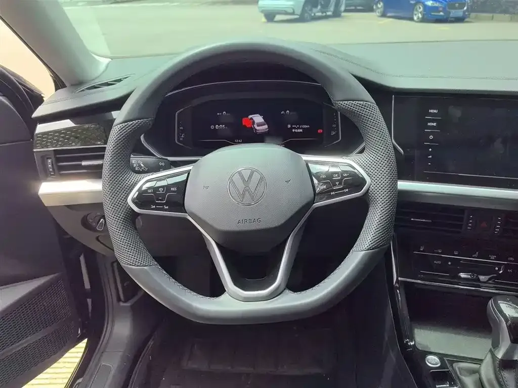 Volkswagen Passat — фото 8