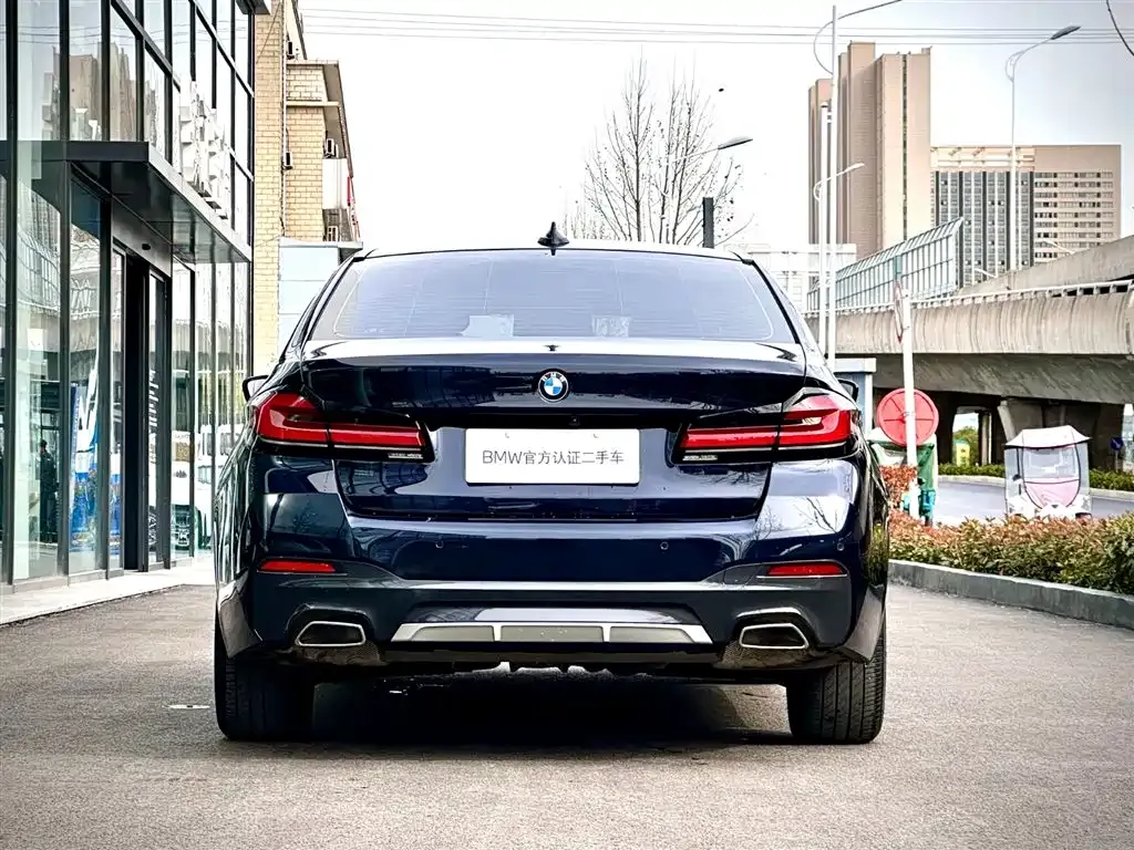 BMW 5 Series — фото 10