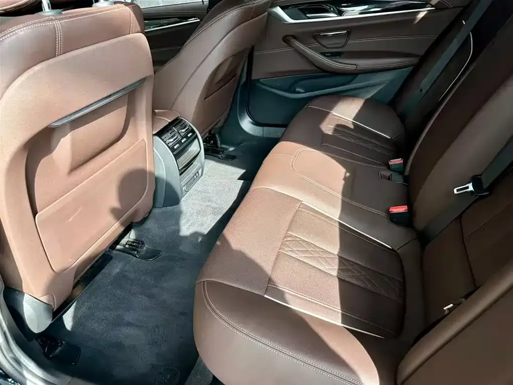 BMW 5 Series — фото 2